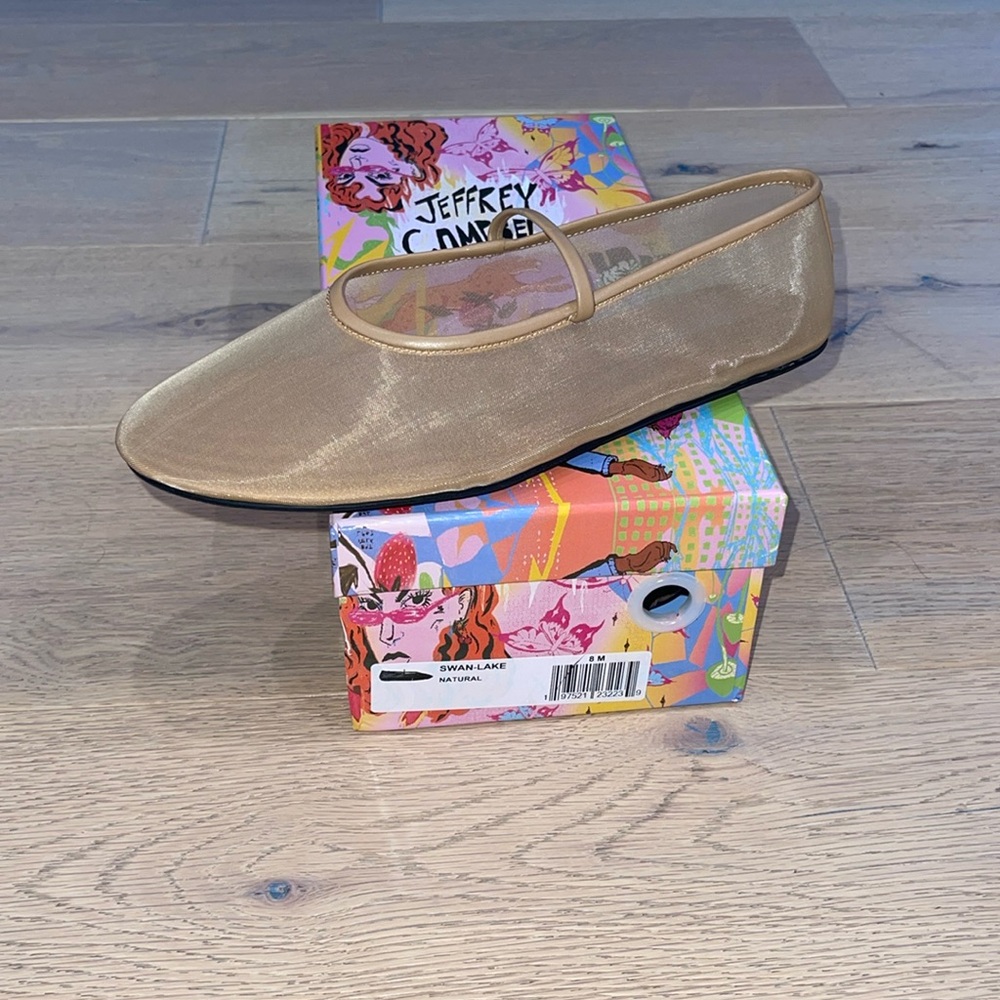 Brand new unworn Jeffrey Campbell Swan-Lake flats.